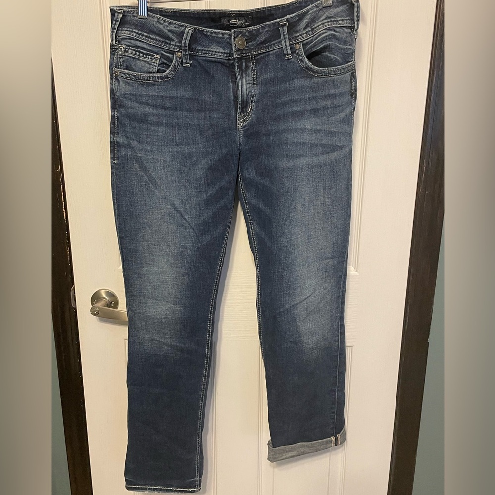 Elyse straight leg jeans, like new condition.